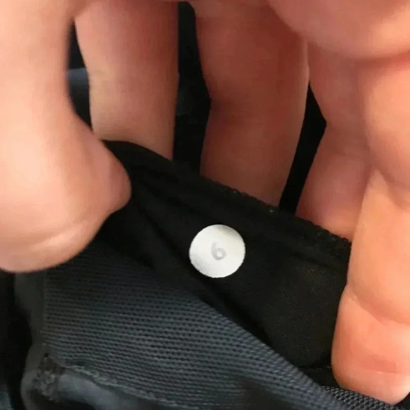 Lululemon Rhythmic Tank Black Ocean Blue sz 6 Top Workout Yoga Built In Bra - Picture 2 of 10